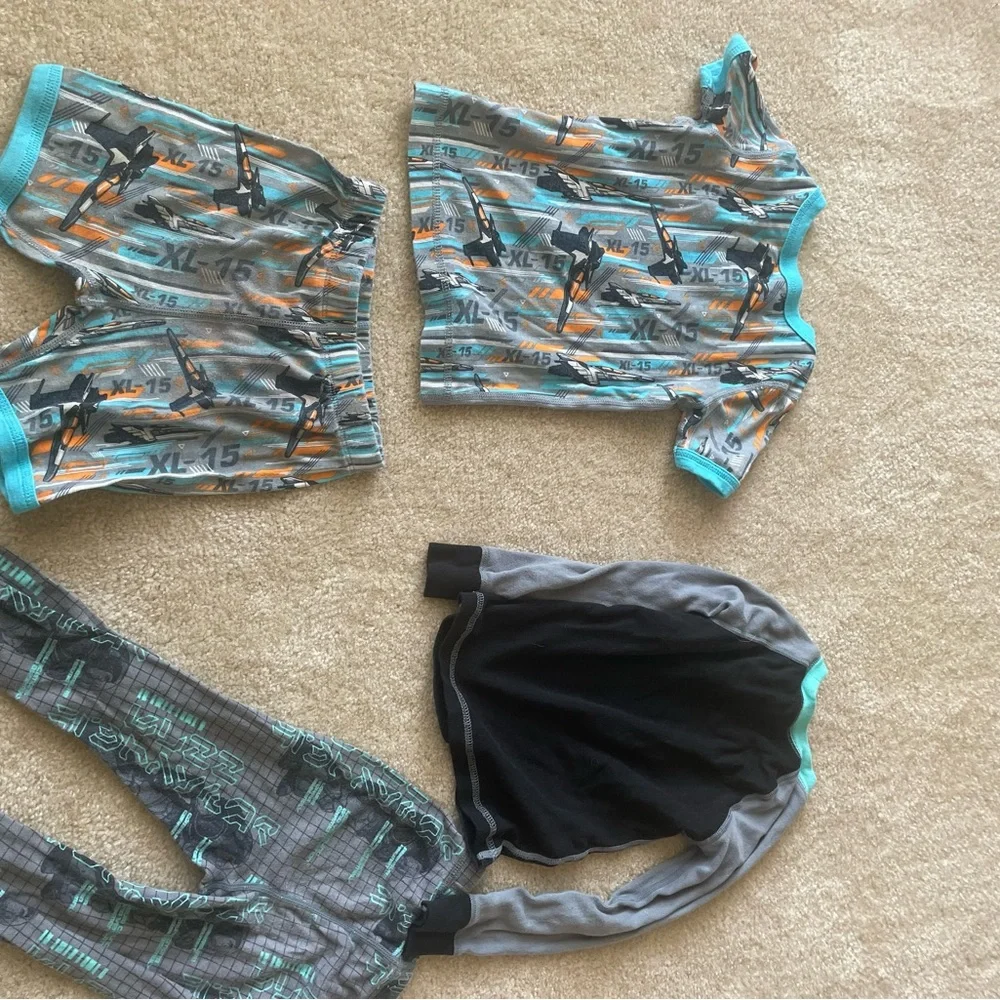 Pixar Buzz Lightyear bundle of‎ 2 sets of pajamas. Size 4T